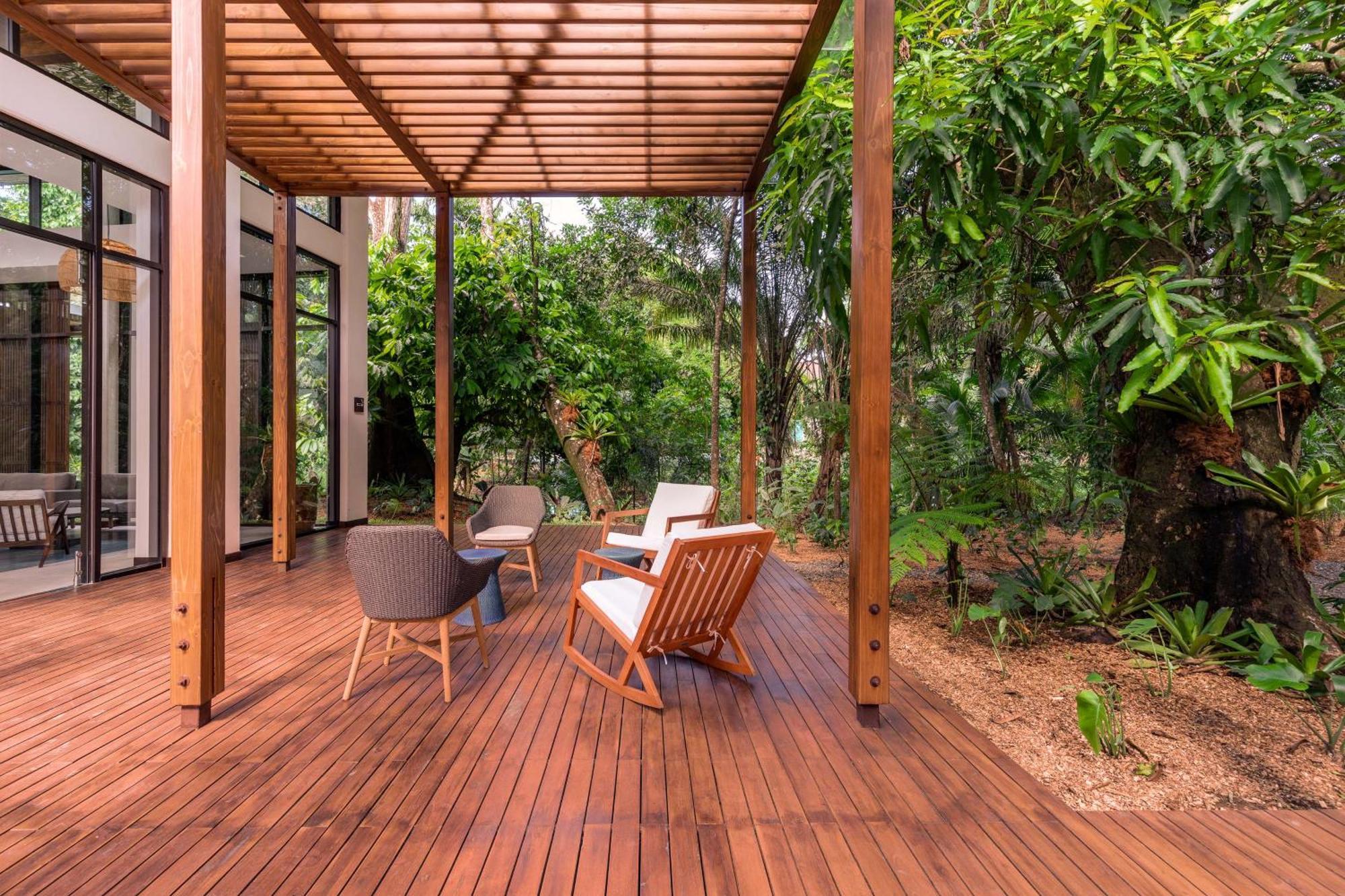 Botanika Osa Peninsula, Curio Collection By Hilton