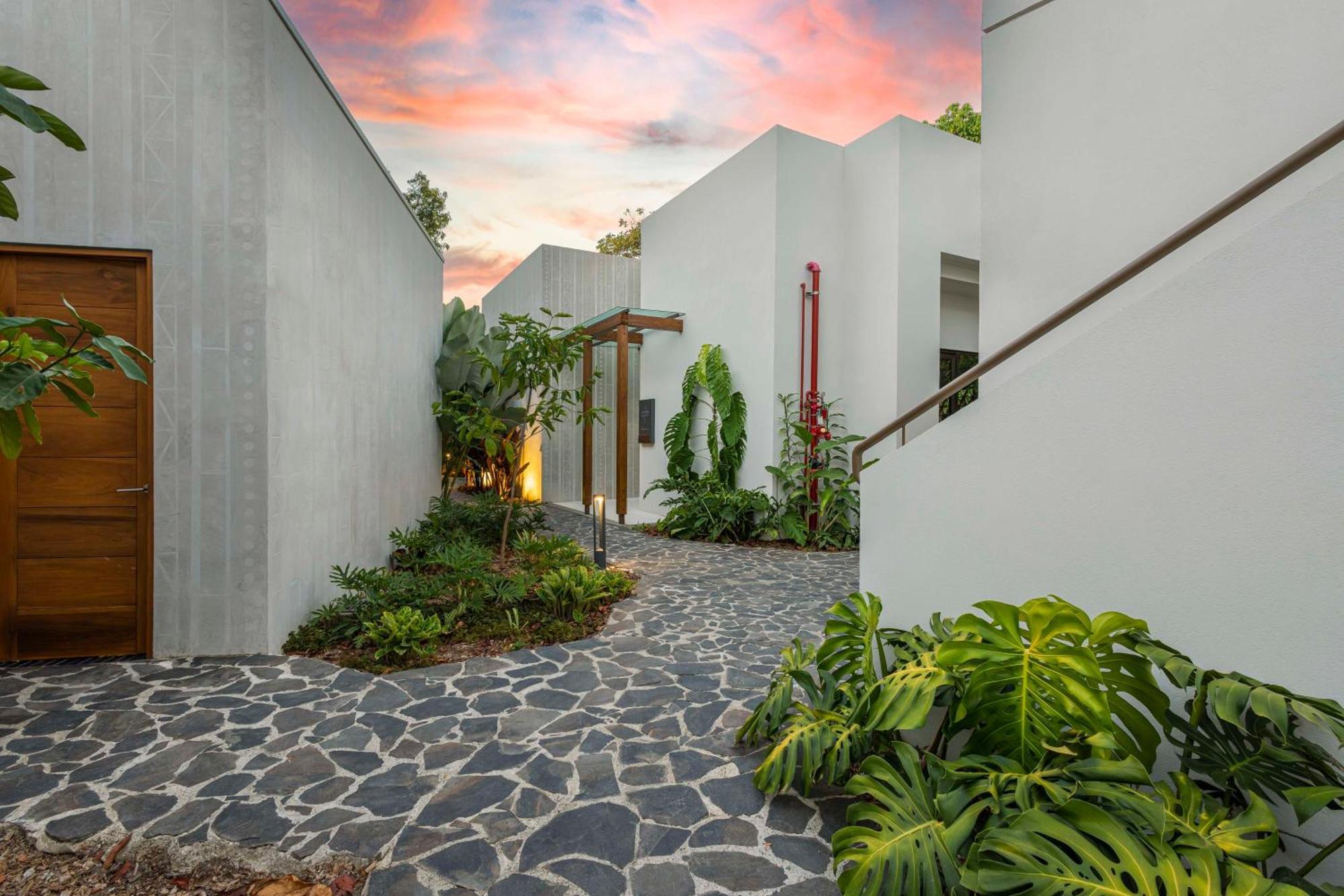 Resort Botanika Osa Peninsula, Curio Collection By Hilton 4*